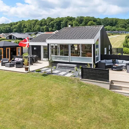 Дом отдыха Amazing In With Kitchen *