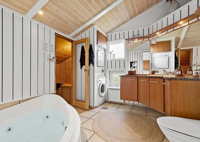 Amazing In With Kitchen *